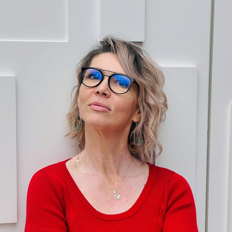 „Magia din Clasă” – Maria-Manuela Gheorghe, Învățătoarea care Schimbă Destine, în Finala Galei Profesorul Anului 2025!