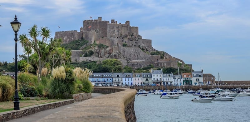 „Visele devin realitate”. Doi români și-au deschis restaurante pe o mică insulă din arhipelagul britanic