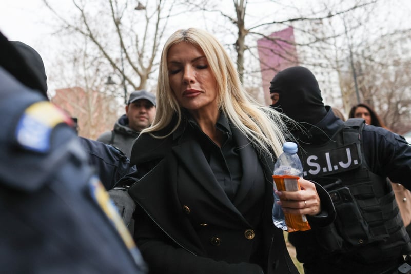 BREAKING Laura Vicol, pusă în libertate de Instanța Supremă, fără nicio măsură de control / Vladimir Ciorbă și frații Poștoacă, plasați sub control judiciar pentru 60 de zile / Decizia este definitivă