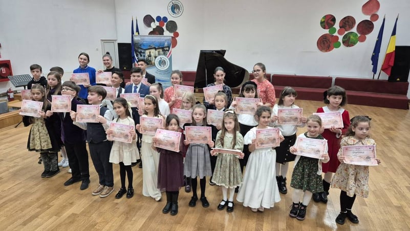 Liceul de Arte „Bălașa Doamna” a organizat și găzduit a IV-a ediție a Concursului „Pasiunea mea, pianul”