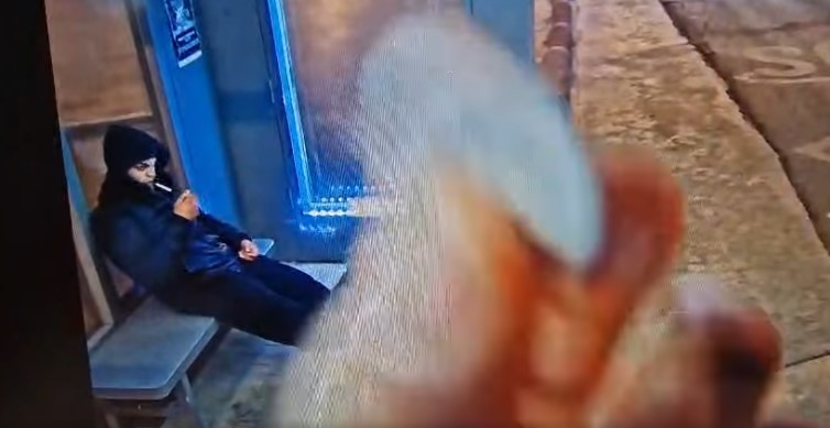 Gest huliganic! Cameră de supraveghere, acoperită cu guma de mestecat