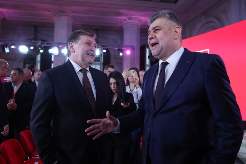 VIDEO Ciolacu, la congresul PSD: Bine ai venit Crin, sper că ți-a fost dor de PSD! / Crin Antonescu este omul potrivit care știe și poate să scoată țara din această hipnoză colectivă / Antonescu: Nimeni vreodată în partidul meu nu a vorbit așa frumos despre mine/ Voi fi un președinte puternic