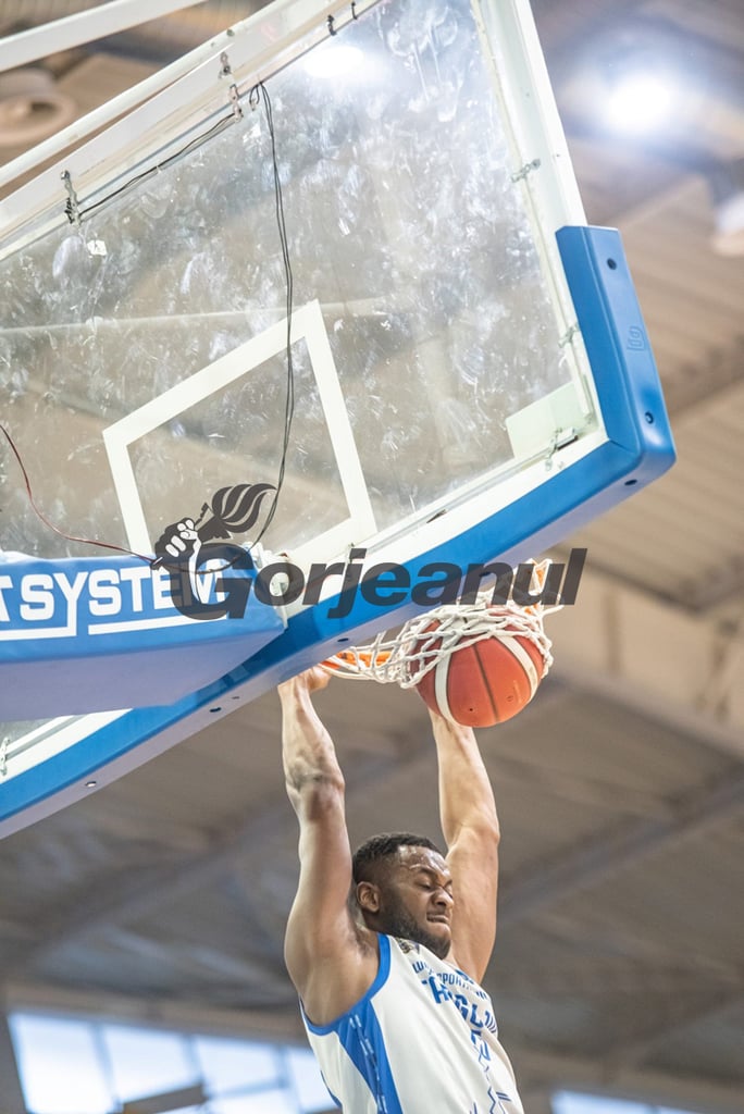 Convocare la naționala mare pentru un baschetbalist de la CSM Târgu Jiu