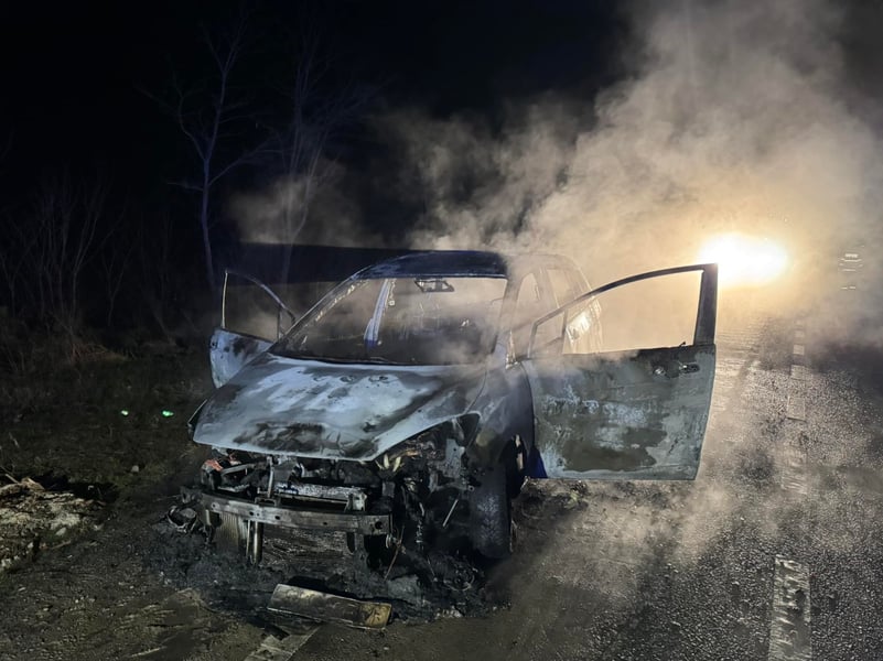 UPDATE Preotul Ciprian Mega, acuzat că este calul troian al Rusiei în BOR, a fost reținut / Este suspectat că și-a incendiat singur mașina / Cinci percheziții efecuate luni dimineața de polițiștii bihoreni