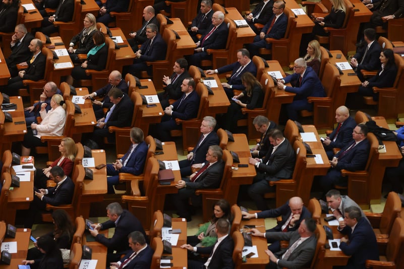 Moțiunea de cenzură contra Guvernului Ciolacu va fi depusă luni la Parlament