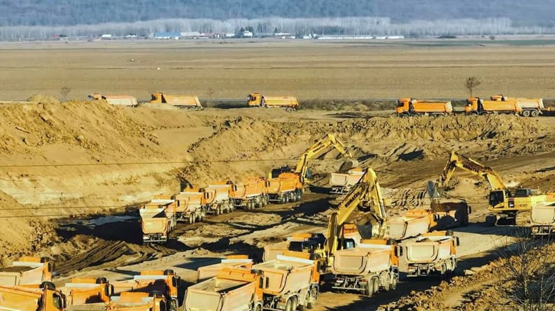 FOTO    Ritm bun de lucru și pe Autostrada Bacău-Pașcani
