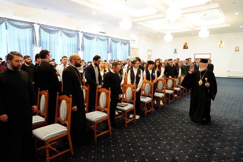 Simpozion dedicat centenarului Patriarhiei Române