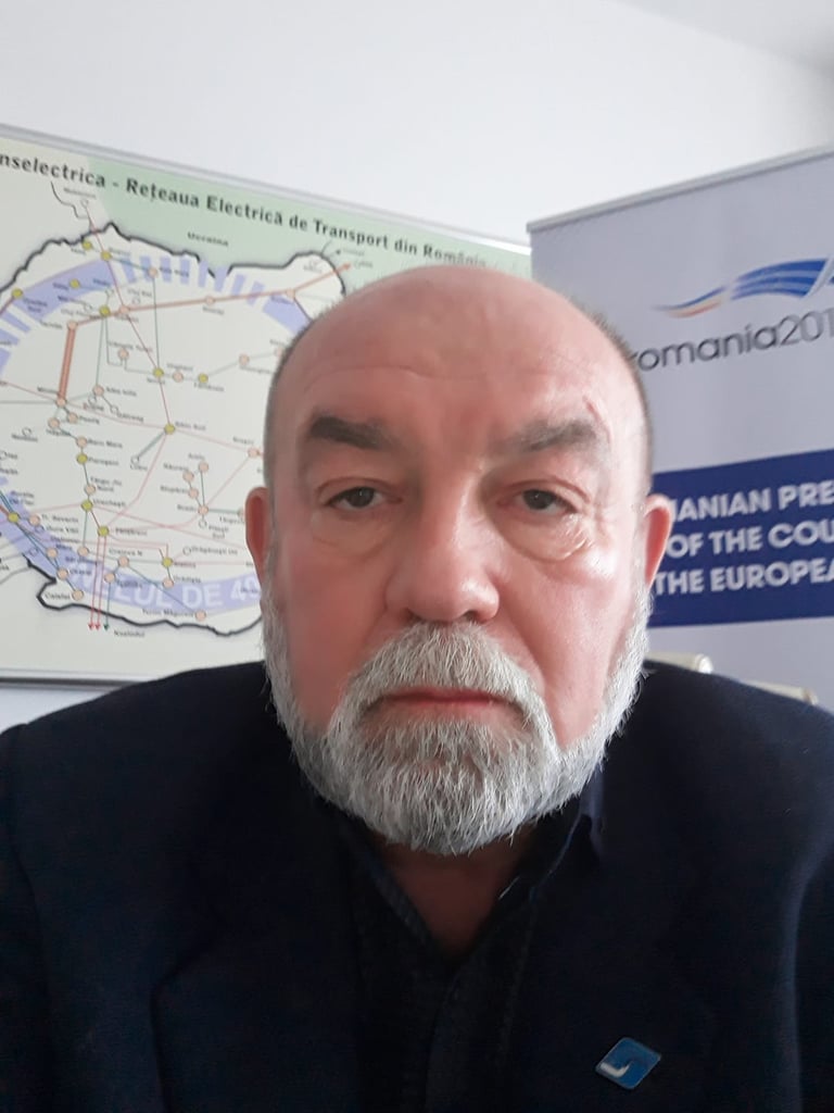 „Trebuie să ne apărăm singuri, dezvoltând industria de Apărare”