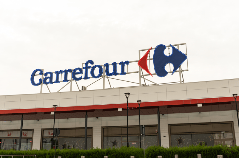 Modelul de franciză Carrefour generează probleme în Franța. Francizații au mers în instanță și vor să-și cumpere marfa din altă parte. Cum este în România
