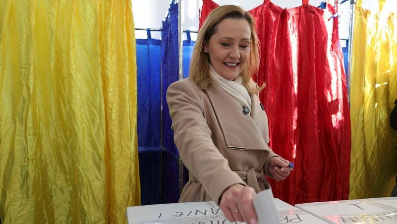 BREAKING Elena Lasconi, întrebată dacă ar renunţa la candidatură în favoarea lui Ilie Bolojan: Totul e negociabil