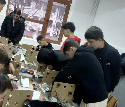 Investiții în dotările școlilor din Târgoviște