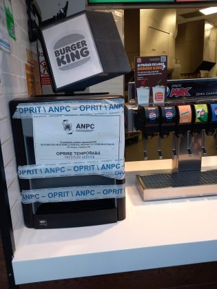 Piedone a găsit E coli în gheața din aparatele Burger King și oprește temporar utilizarea lor la nivel național