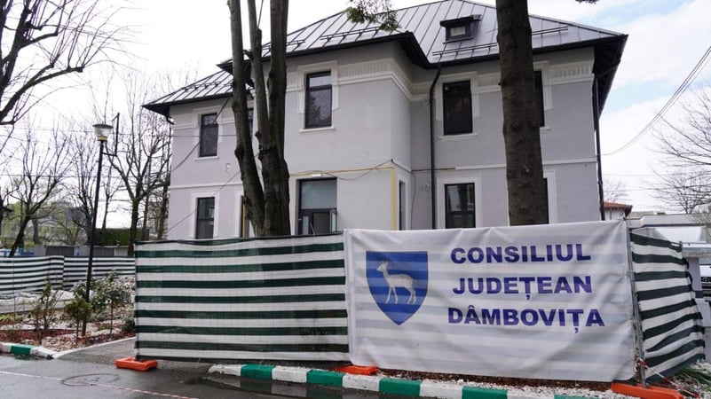 Continuă lucrările de modernizare și reabilitare termică a secțiilor Spitalului Județean de Urgență Târgoviște