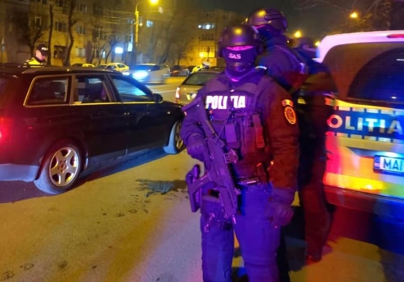 A fugit de poliție după accident, șofer prins și arestat pentru infracțiuni rutiere grave