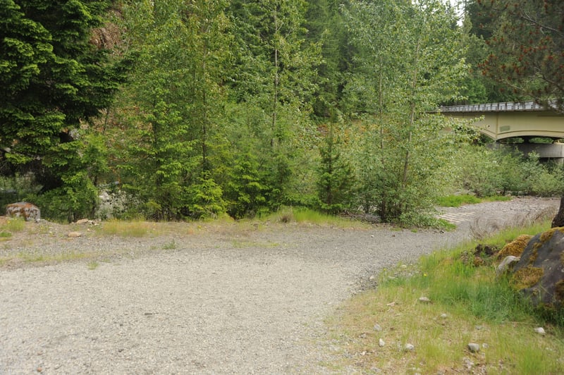Eagle Cliff Day Use Area river access