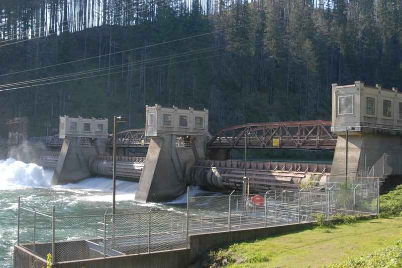 Leaburg Dam