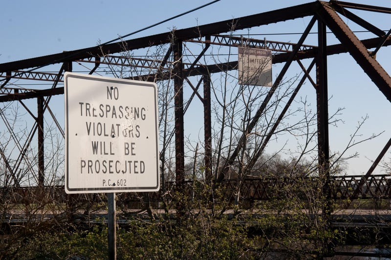 Shaffer Bridge signs