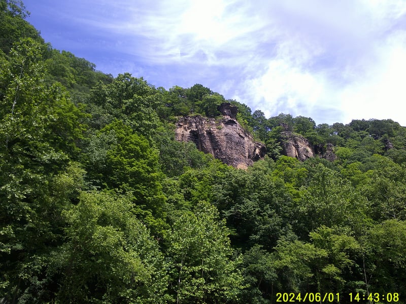 Rock Outcroppings - Keyser to Black Oak