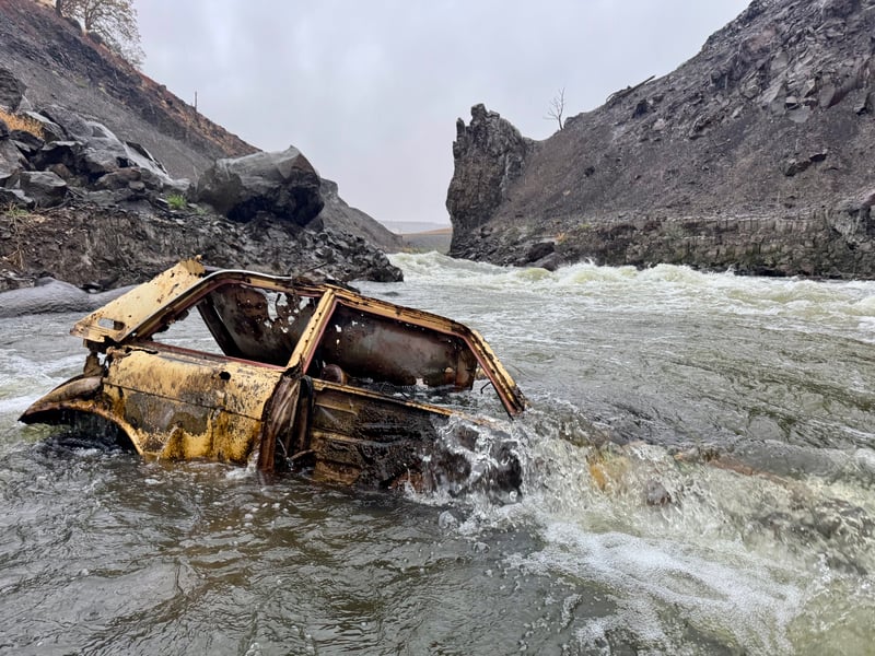 Car at the Bottom of Ìkwìk