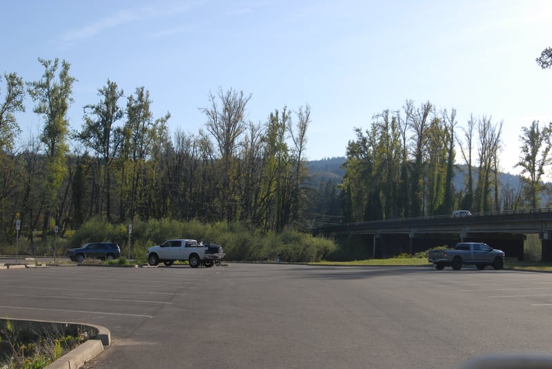 Parking at Hendricks Bridge