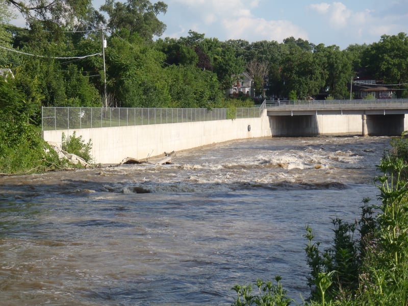 zoomed - looking towards wingdam ~1300cfs, 6/24/10