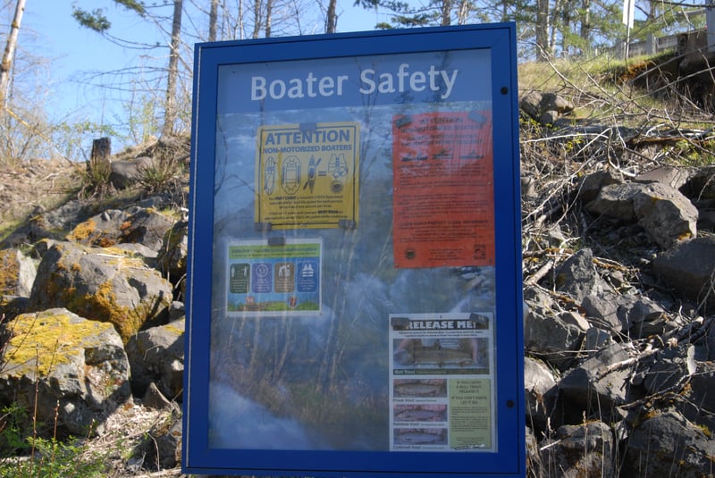 Finn Rock Safety Sign