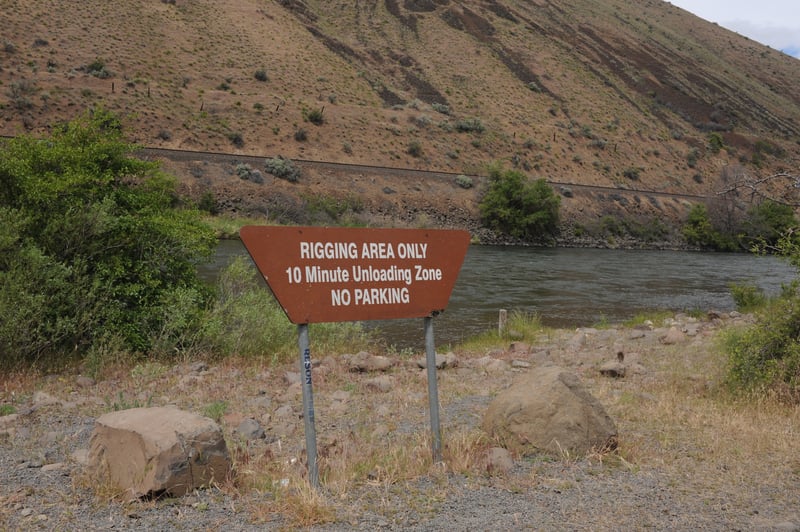 Loading Sign