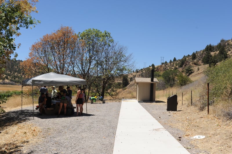 Picnic Area, Toilet, and Bike Racks at K’účasčas
