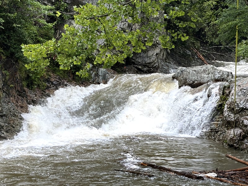 Dudley Falls looking fun.