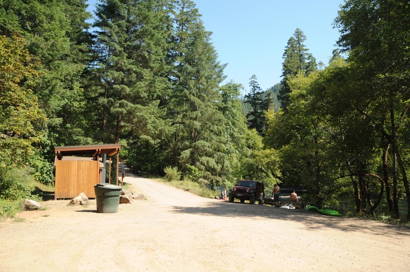 Parking and Changing Room at Gravel Bin