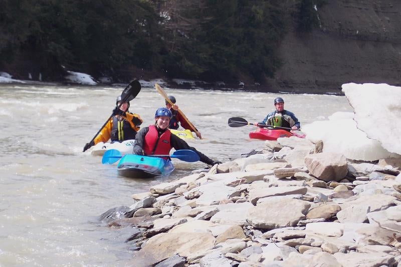 Crowd on Cattaraugus Creek