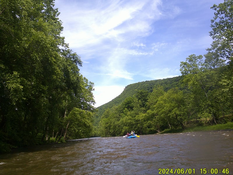 Boaters & Rock Outcroppings - Keyser to Black Oak