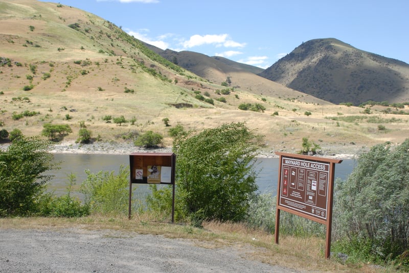 Maynard Hole Access Sign