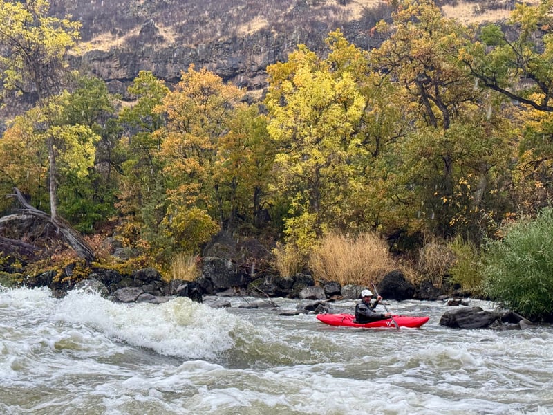 In the Eddy Between the Kwánatuk and Kitár 