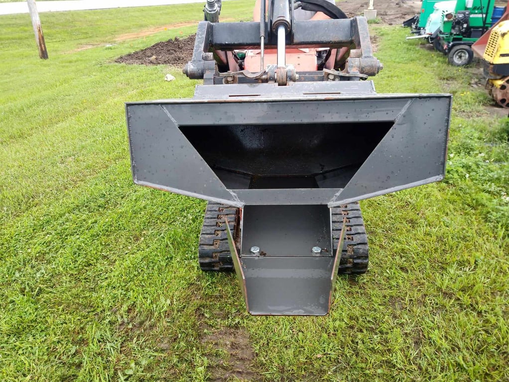 Mini Skid Attachment NEW CID Concrete Bucket for Sale