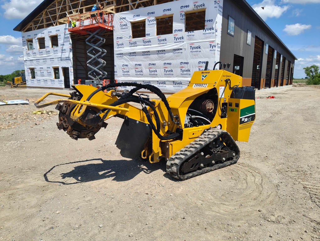 Tracked Stump Grinder - 2021 Vermeer SC30TX for Sale | 212 Equipment