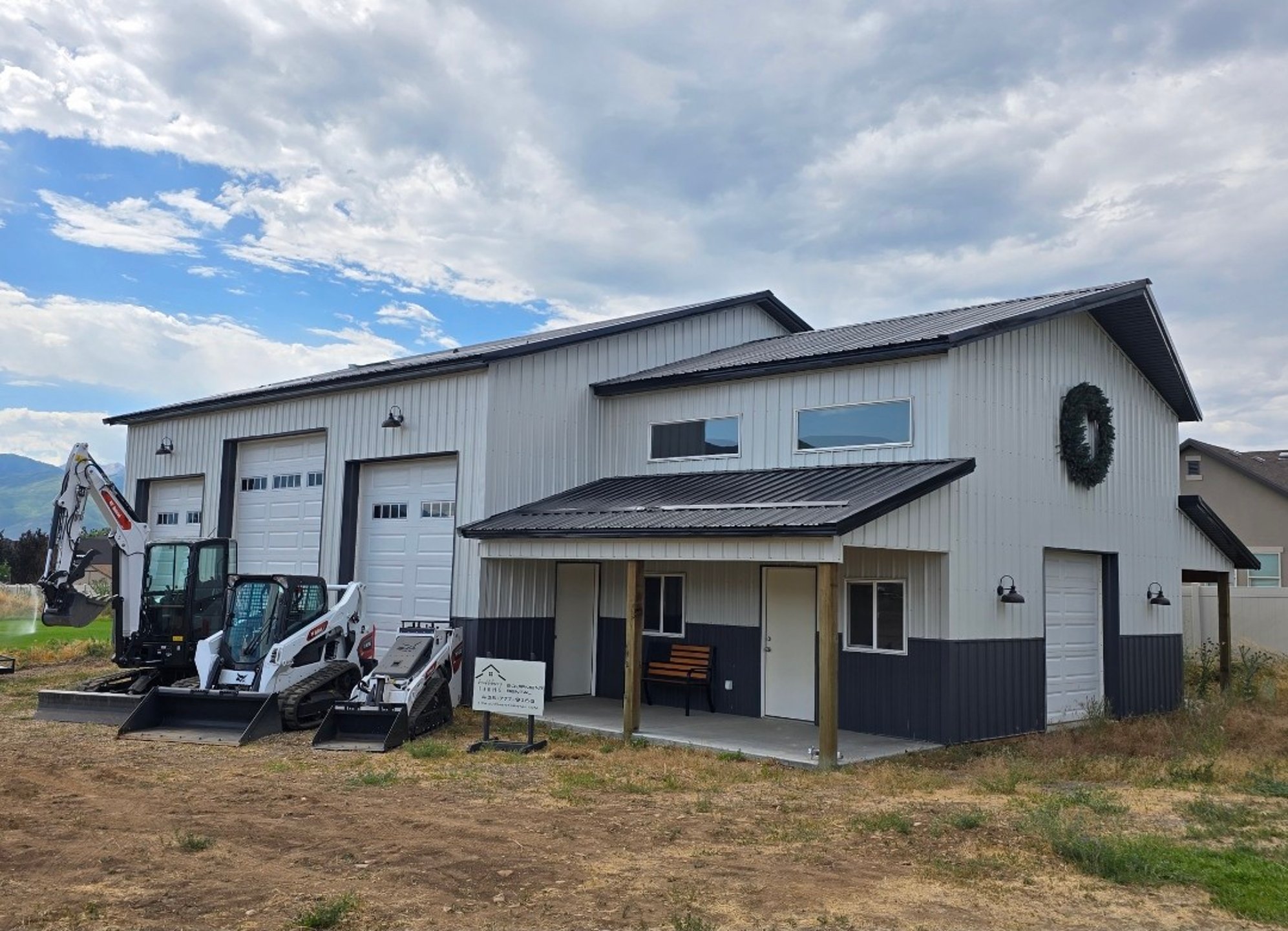 Huckleberry Farms Equipment Rental LLC favicon