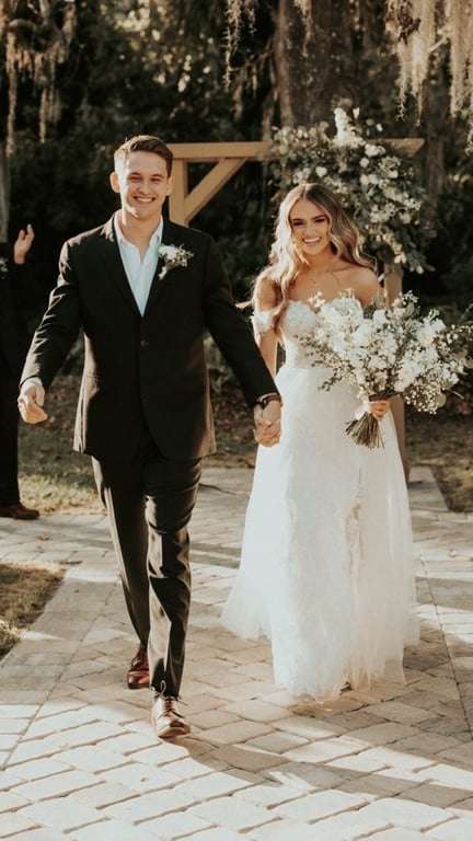 Anniversary — A Memory Behind the Photos template cover