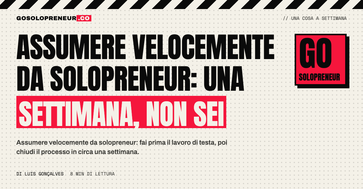 Solopreneur che segna sul calendario la settimana per assumere velocemente