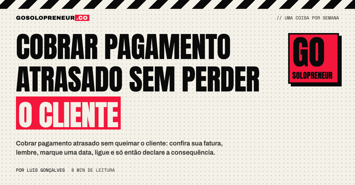Profissional autônomo escrevendo uma mensagem educada para cobrar pagamento atrasado de um cliente