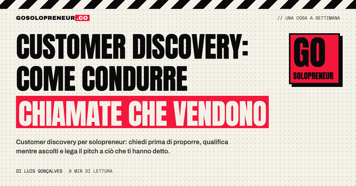 Solopreneur in videochiamata con un potenziale cliente mentre prende appunti: customer discovery che vende