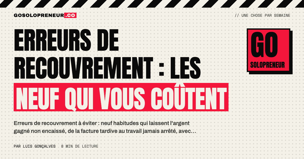 Une liste des erreurs de recouvrement cochée sur le bureau d'un solopreneur