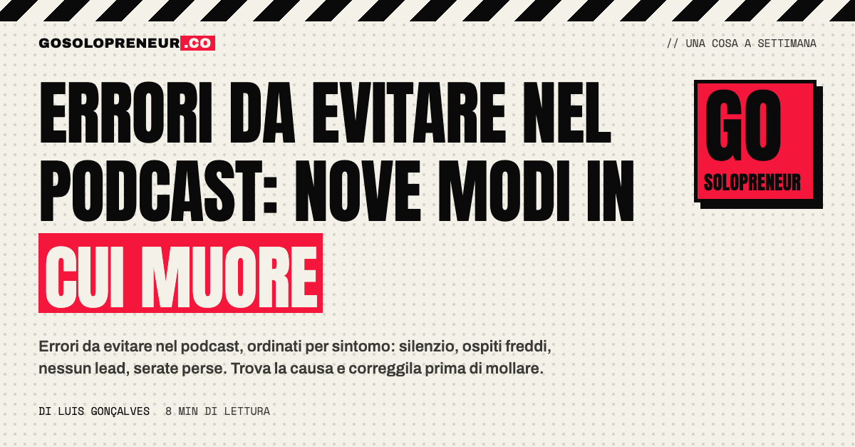 Microfono spento accanto a un calendario vuoto: errori da evitare nel podcast