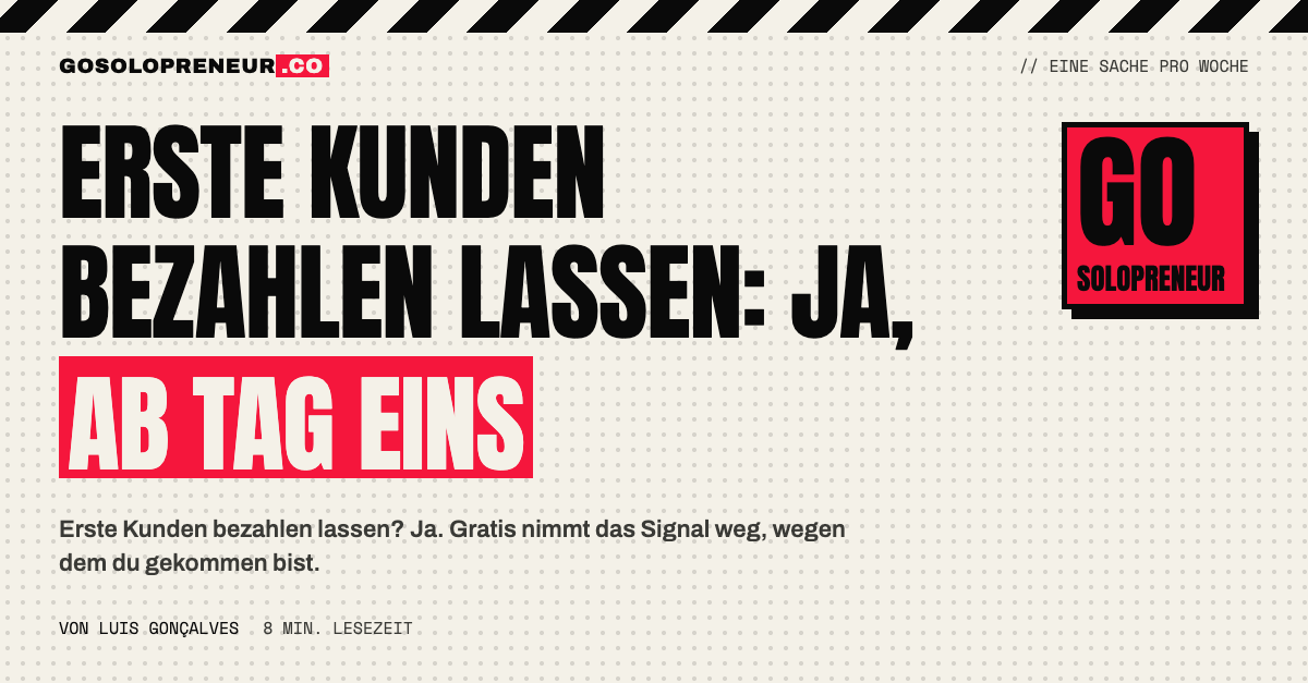 Erste Kunden bezahlen lassen: Münzen und eine Preiskarte als Zeichen für den ersten Preis