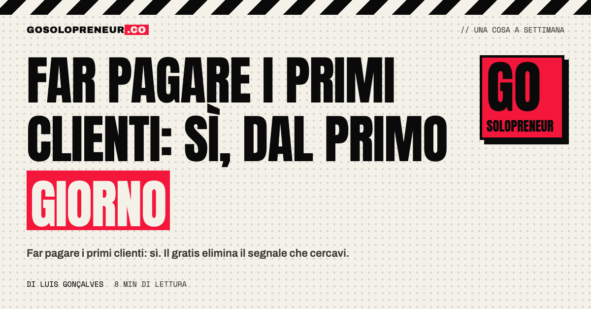 Mano che consegna una fattura a un cliente: far pagare i primi clienti dal primo giorno