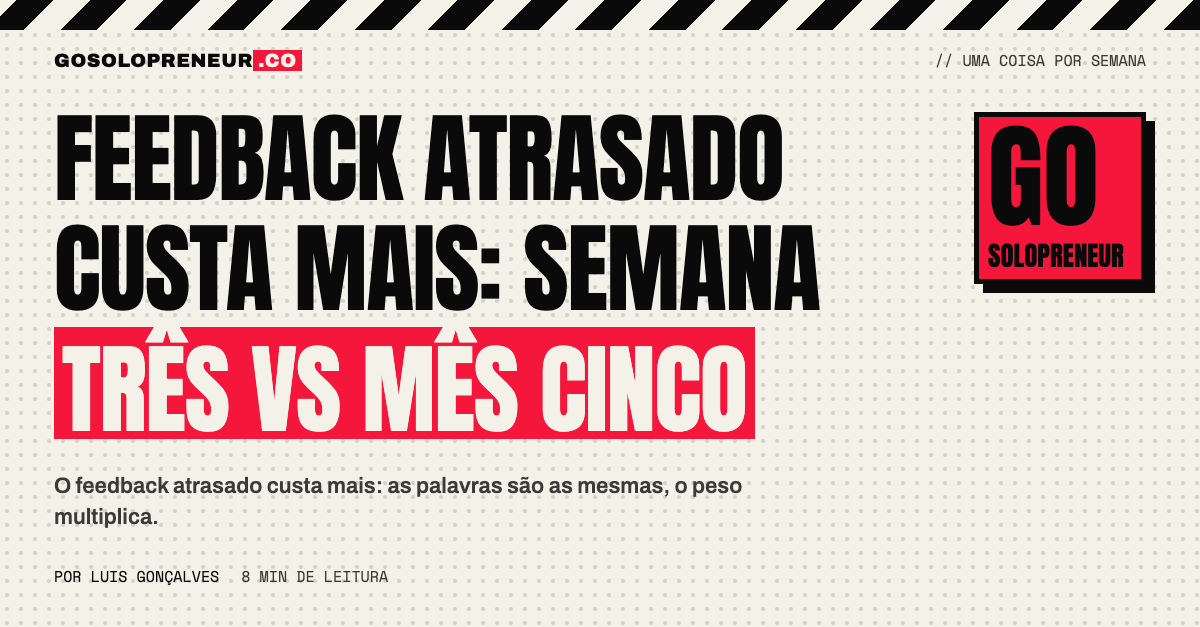 Uma pessoa a olhar para um calendário com semanas por preencher, a pensar no que ficou por dizer