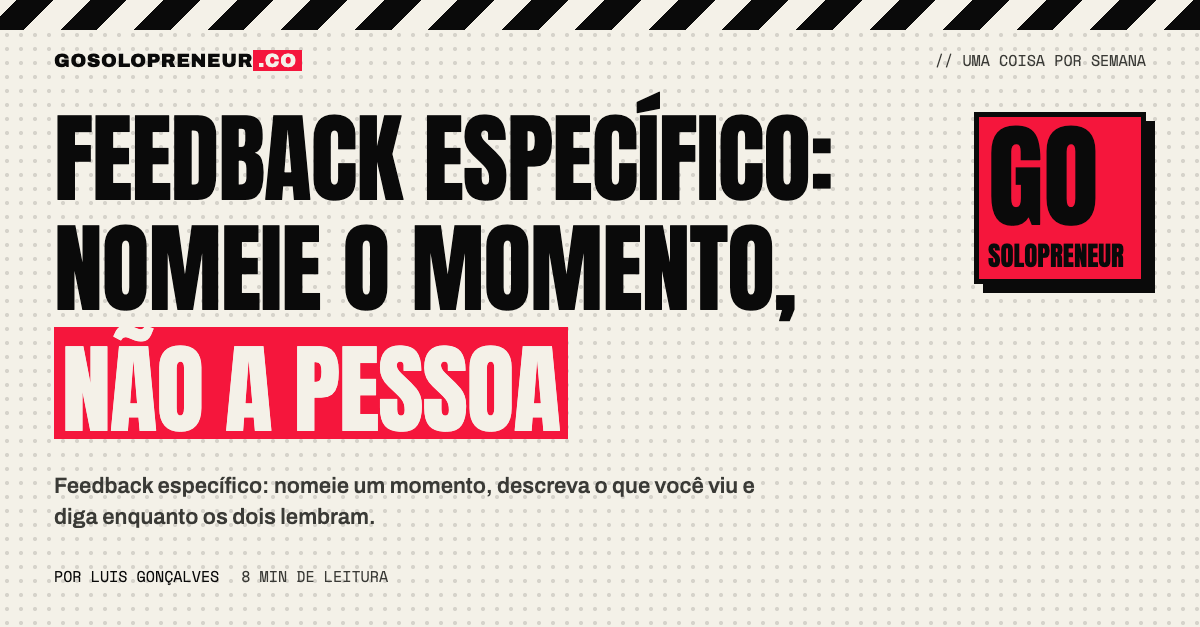 Duas pessoas conversando sobre um momento específico do trabalho