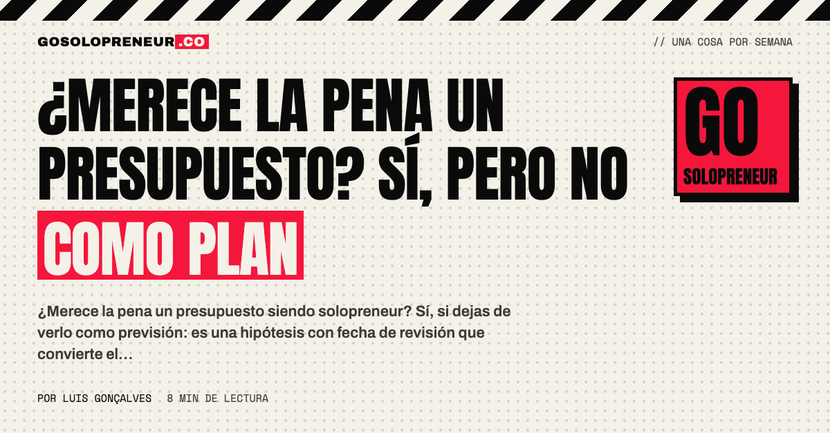 Cuaderno abierto con una cifra de presupuesto mensual y una fecha de revisión marcada en el calendario