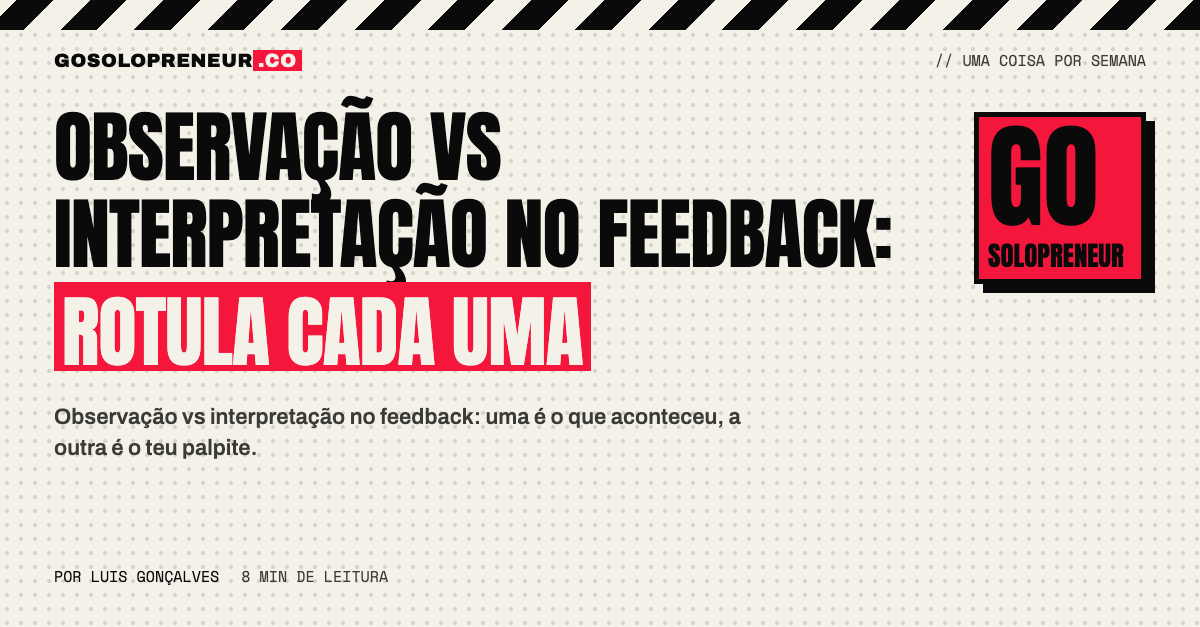 Uma pessoa a escrever duas colunas num caderno, uma de factos e outra de suposições