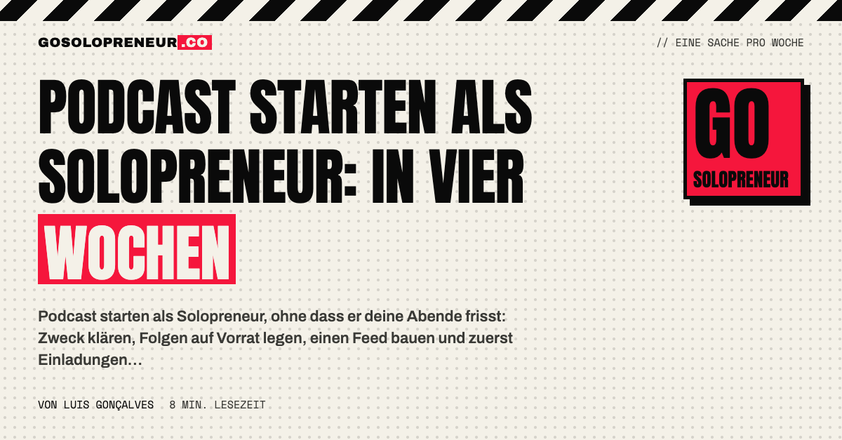 Mikrofon und Notizbuch auf dem Schreibtisch: Podcast starten als Solopreneur in vier Wochen